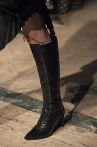 dion-lee-clp-rf19-4748.thumb.jpg.6afd443f7250a3708aaf16c6e1619f58.jpg