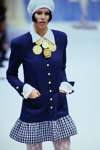 fashion-photography-archive-image-work-image----batch1----fullSize----103890_103890-61_0004_fs.jpg.thumb.jpg.4700cf2aad4d6257cd1867232d719730.jpg