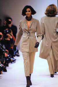 fashion-photography-archive-image-work-image----batch2WM----fullSize----103904_103904-1_0016_fs.jpg.thumb.jpg.f2745246d161ea8284cb36cf1710e47d.jpg