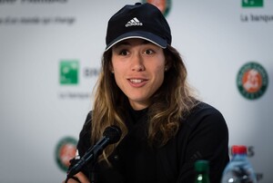 garbine-muguruza-talks-to-the-press-roland-garros-in-paris-05-26-2019-1.jpg