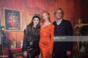 giovanna-engelbert-maria-carla-boscono-and-markus-langesswarovski-picture-id1132865857.jpg