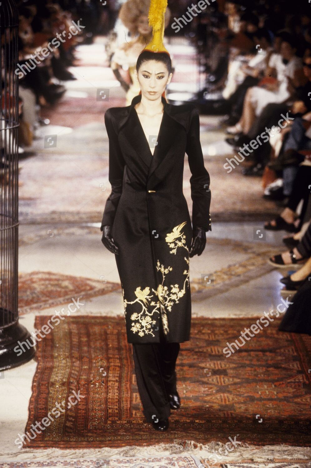 GIVENCHY HAUTE COUTURE Fall 1997 by - Unforgettable Runway