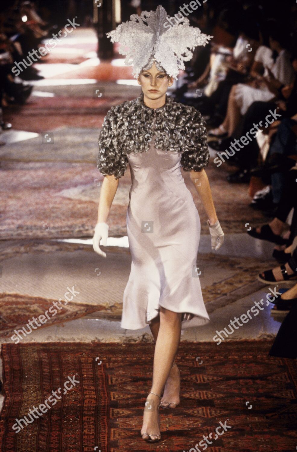 GIVENCHY HAUTE COUTURE Fall 1997 by - Unforgettable Runway