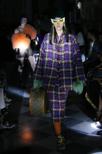 gucci-resort-2020-fashion-show-the-impression-025.thumb.jpg.aea80a25abe413c1b23aa8274b00b040.jpg