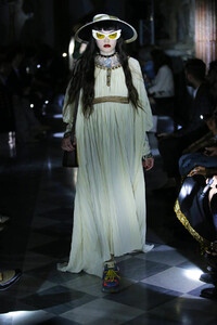 gucci-resort-2020-fashion-show-the-impression-044.thumb.jpg.460bc51ba5e6caee72b3e6c878f5babe.jpg