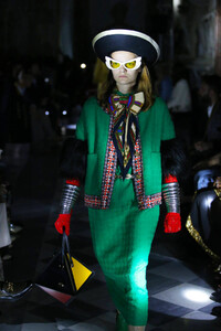 gucci-resort-2020-fashion-show-the-impression-073.thumb.jpg.6d7ab8dedf0098a4fba6f0c78d51d458.jpg