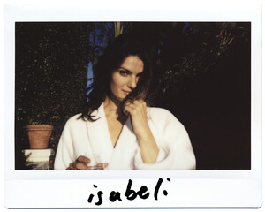 isabelli-pola.thumb.jpg.be9cdd663de08abdcd3d83dfc2dcf77f.jpg