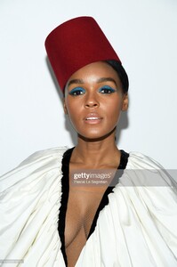 janelle-monae-attends-the-giambattista-valli-show-as-part-of-the-picture-id1133581910.jpg