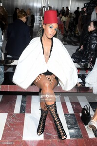 janelle-monae-attends-the-giambattista-valli-show-as-part-of-the-picture-id1133586466.jpg