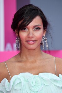 jessica-lucas-2nd-canneseries-international-series-festival-in-cannes-04-09-2019-8.thumb.jpg.773756bf79d63e285cf40456248458cb.jpg