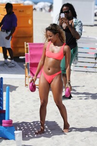 karrueche-tran-in-a-neon-pink-bikini-on-the-beach-in-miami-05-11-2019-8.jpg