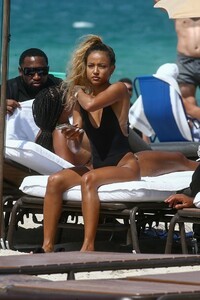 karrueche-tran-in-bikini-beach-in-miami-05-13-2019-11.jpg