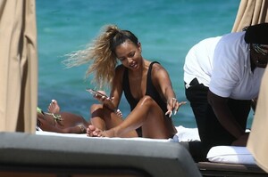 karrueche-tran-in-bikini-beach-in-miami-05-13-2019-2.jpg