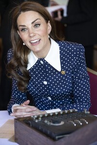 kate-middleton-75th-anniversary-of-d-day-exhibition-at-bletchley-park-05-14-2019-14.jpg