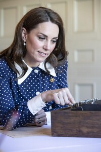 kate-middleton-75th-anniversary-of-d-day-exhibition-at-bletchley-park-05-14-2019-17.jpg