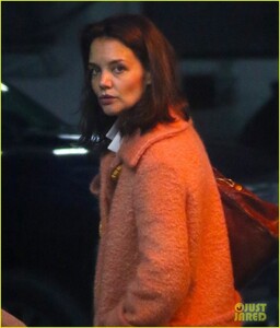 katie-holmes-jamie-foxx-at-a-hotel-04.jpg