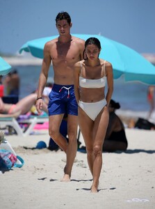 kelsey-merritt-and-conor-dwyer-on-the-beach-in-miami-05-14-2019-10.jpg