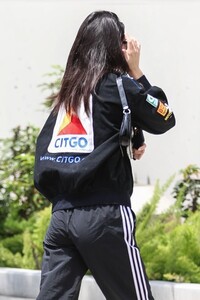 kendall-jenner-and-fai-khadra-lunch-together-at-toast-in-west-hollywood-05-28-2019-8.jpg