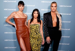 kendall-jenner-khloe-kardashian-kourtney-kardashian-nbcuniversal-upfront-presentation-in-nyc-5-13-2019-6.jpg
