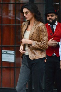 kendall-jenner-leaving-bowery-hotel-in-new-york-05-09-2019-3.jpg