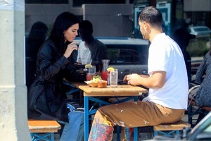 kendall-jenner-out-for-lunch-in-la-05-16-2019-6.jpg