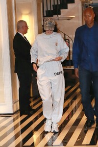 kendall-jenner-steps-out-of-the-mark-hotel-in-new-york-05-03-2019-3.jpg