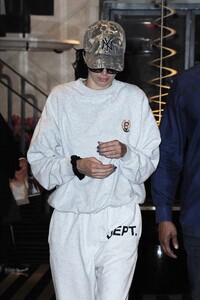 kendall-jenner-steps-out-of-the-mark-hotel-in-new-york-05-03-2019-7.jpg