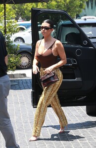 kourtney-kardashian-cecconi-s-west-hollywood-05-30-2019-5.jpg