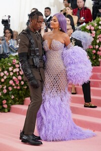kylie-jenner-2019-met-gala-1.jpg