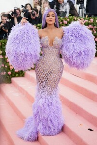 kylie-jenner-2019-met-gala-2.jpg