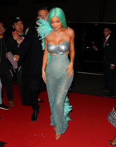 kylie-jenner-coming-back-of-the-met-party-in-ny-05-06-2019-1.jpg