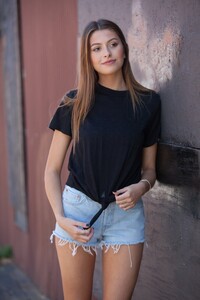 laurenly_olivaceous_chandler_tee_black_2_1024x1024.jpg