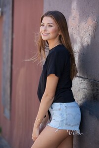 laurenly_olivaceous_chandler_tee_black_3_1024x1024.jpg