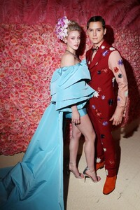 lili-reinhart-2019-met-gala-3.jpg