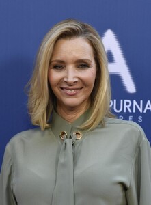 lisa-kudrow-booksmart-special-screening-in-la-5.jpg