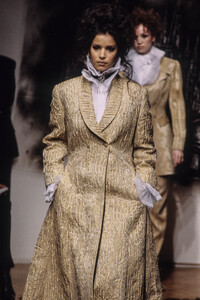 marina-spadafora-fw-1993-4.thumb.jpg.344979f55c923a675c13c17b26607149.jpg