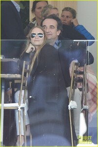 mary-kate-olsen-olivier-sakozy-attend-longines-global-champions-tour-04.thumb.jpg.d269275a7356a92e11ec2b4e02ea8be2.jpg