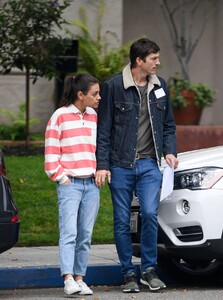 mila-kunis-and-ashton-kutcher-out-in-los-angeles-05-15-2019-8.jpg