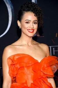 nathalie-emmanuel-game-of-thrones-season-8-premiere-in-ny-8.thumb.jpg.5ccddb8ed5b838f4ff38324073d9692a.jpg