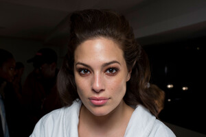 prabal-gurung-bks-g-rf19-5666.thumb.jpg.d230cf5c6a32e855d52ac330d8226d5a.jpg