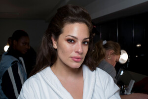 prabal-gurung-bks-g-rf19-5685.thumb.jpg.c8d05b5744565f2ea2fb2a760b365140.jpg