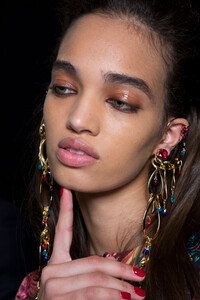 prabal-gurung-bks-g-rf19-5802.thumb.jpg.fcaca6f6617895ddab0c189fba81e2ec.jpg