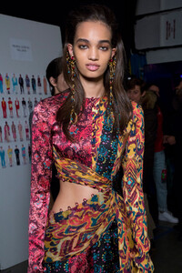 prabal-gurung-bks-g-rf19-5821.thumb.jpg.990a049803b2e17fc9c846db0565dab8.jpg