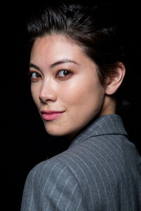 prabal-gurung-bks-g-rf19-5920.thumb.jpg.f58a38953cb59bce95997de6c7135f49.jpg