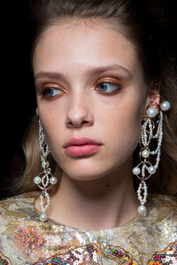 prabal-gurung-bks-g-rf19-6045.thumb.jpg.084f3bde74e3c05a4f1c402fb4d4594f.jpg