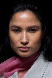 prabal-gurung-bks-g-rf19-6077.thumb.jpg.65ef997fbcd548568d42e0992b2c7b7c.jpg