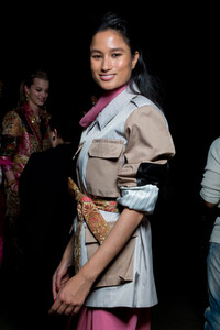 prabal-gurung-bks-g-rf19-6127.thumb.jpg.6f34a58a24e13e07419946add5602a68.jpg