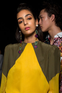 prabal-gurung-bks-g-rf19-6156.thumb.jpg.75f06300751befd22a8eb70dfcce5f42.jpg