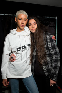 prabal-gurung-bks-g-rf19-6284.thumb.jpg.eb28140f0c58096d99ee3147a6293cdd.jpg