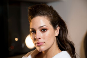 prabal-gurung-bks-m-rf19-1847.thumb.jpg.2815b79cabbe82ed6c3111e5942cf3cd.jpg
